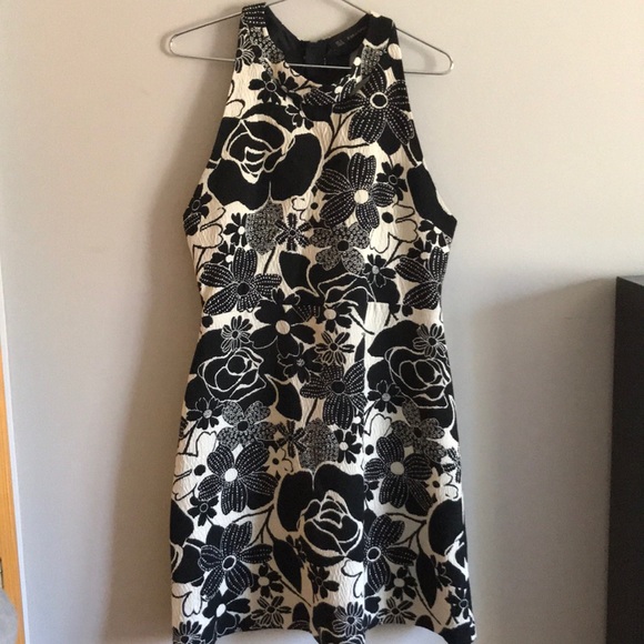Zara Dresses & Skirts - Zara cut out floral sleeveless dress medium